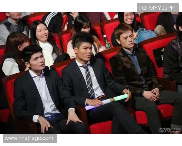 足球之夜阿根廷球星闪耀赛场精彩瞬间回顾与分析