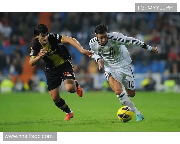 跑姿独特的足球明星是谁 揭秘他与众不同的球场风采与技艺